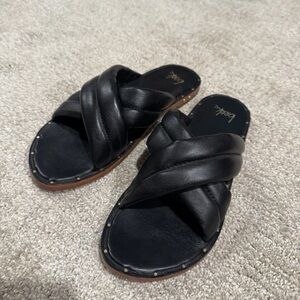 Beek Dovetail Black Leather Sandal Cross Strap 9